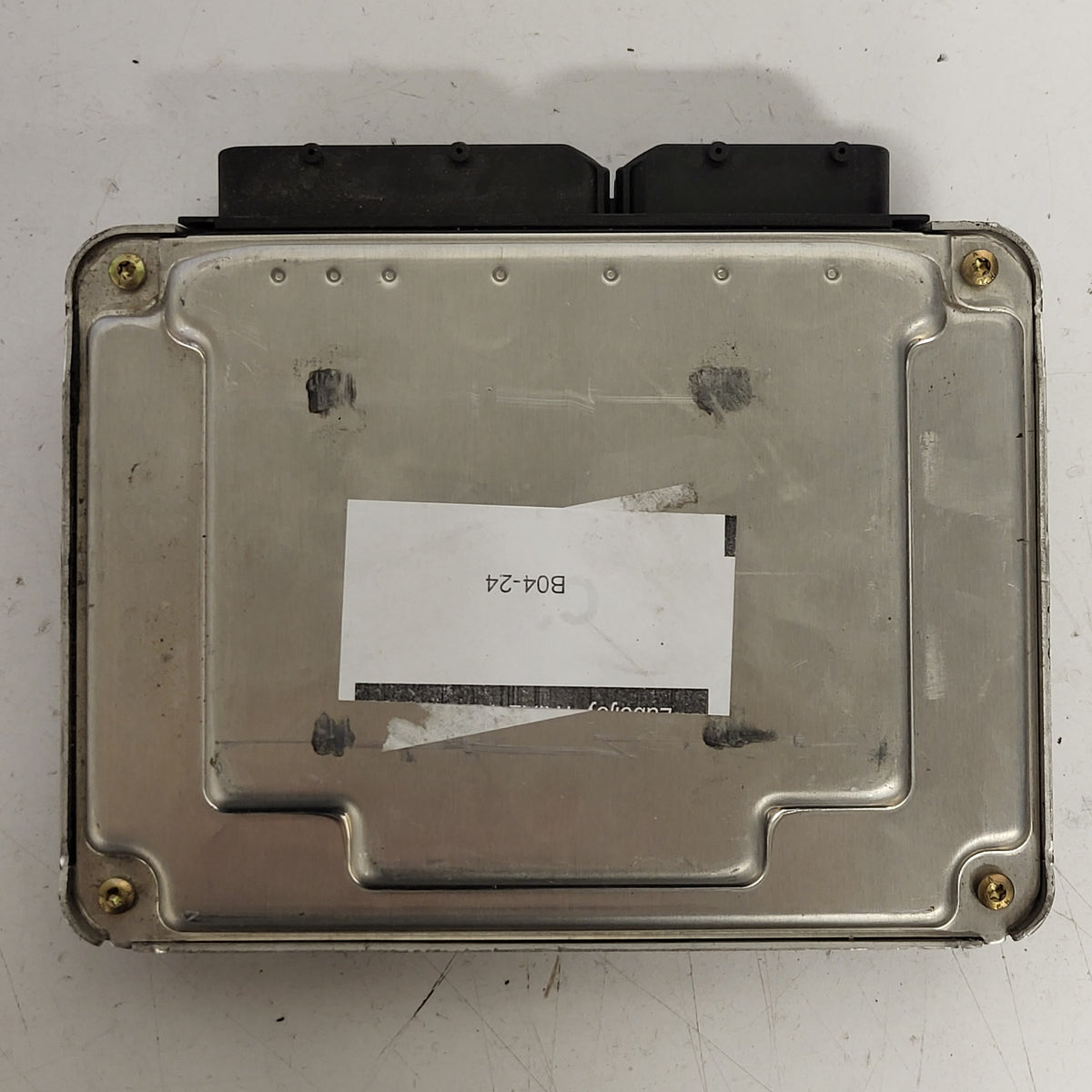 AUDI A4 ECU / 038906019JQ / 0281011142 / EDC15P+ / BOSCH - B04-24 - 3