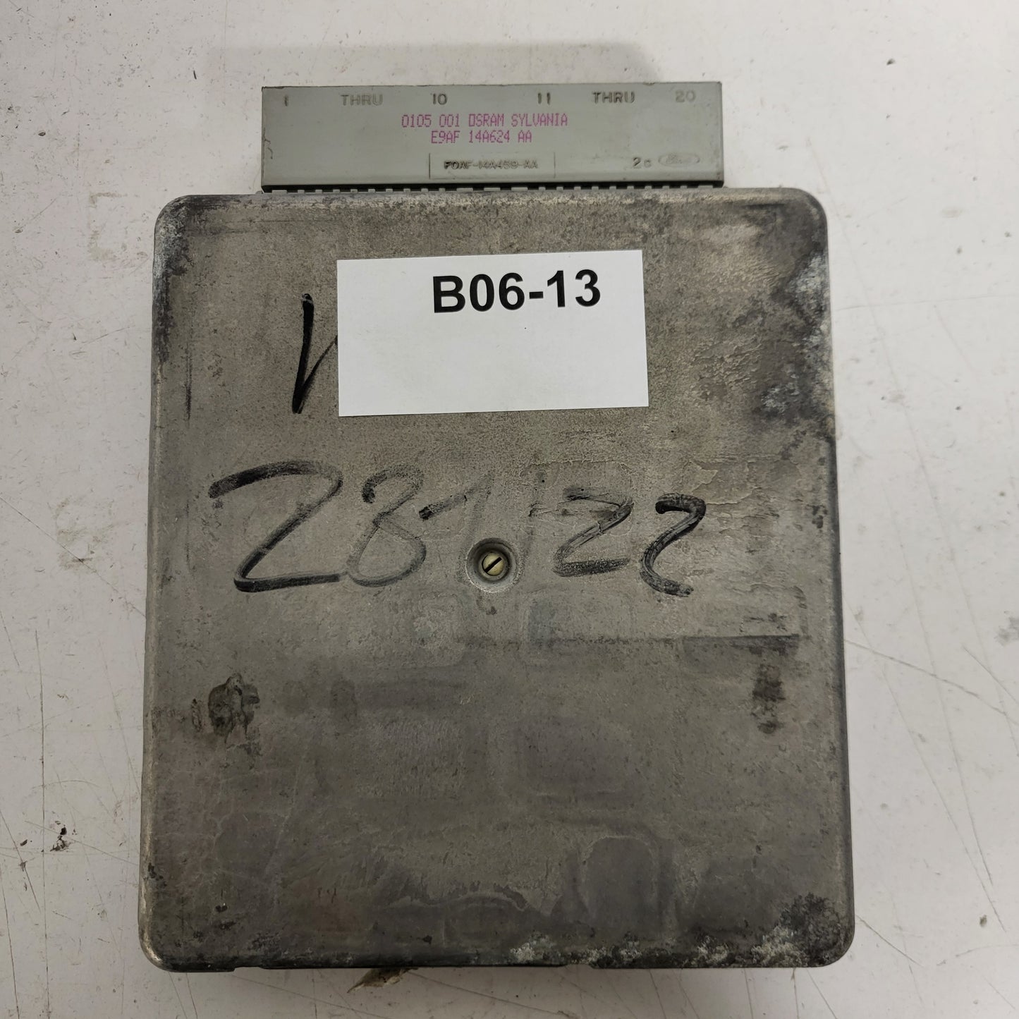 Ford KA ECU / 1S5F-12A650-BD / 1S5F12A650BD / LP4-322 / EEC-V / VISTEON
