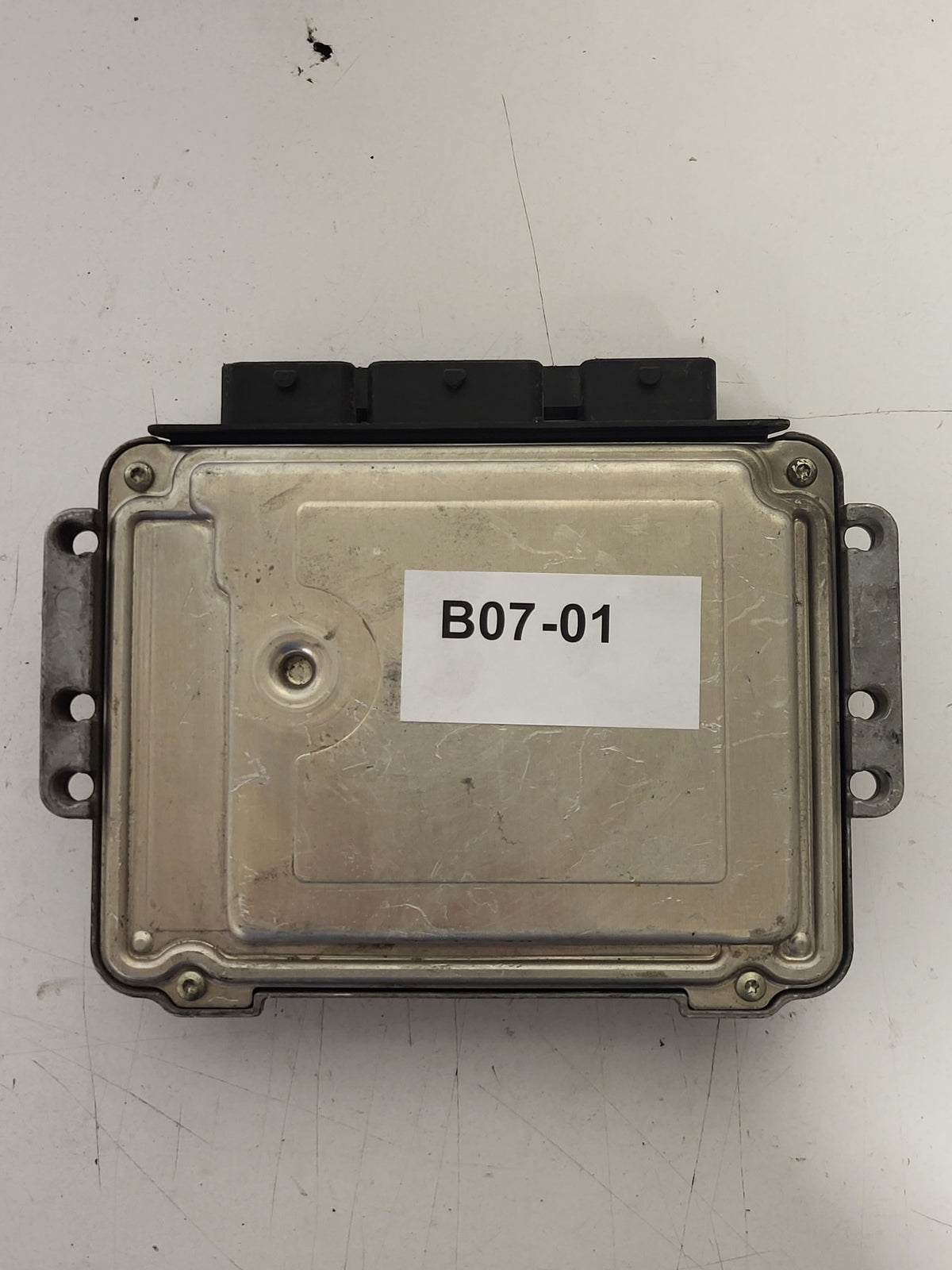Renault Megane ECU / 0281011275 / 8200305678 / 8200269879 / BOSCH - B07-01 - 3