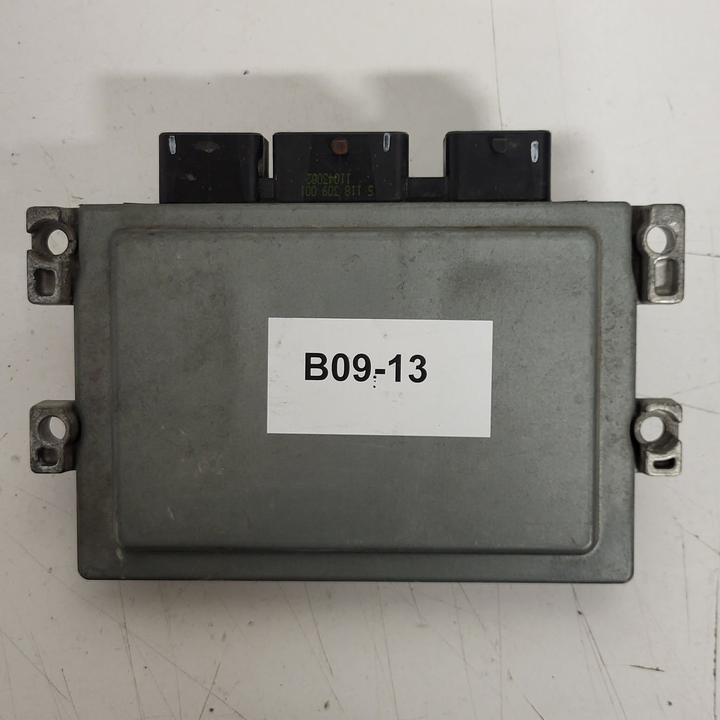 FORD FIESTA ECU / AV21-12A650-BD / S180047018D / 2RXD / J38AC EMS2102 S180047018