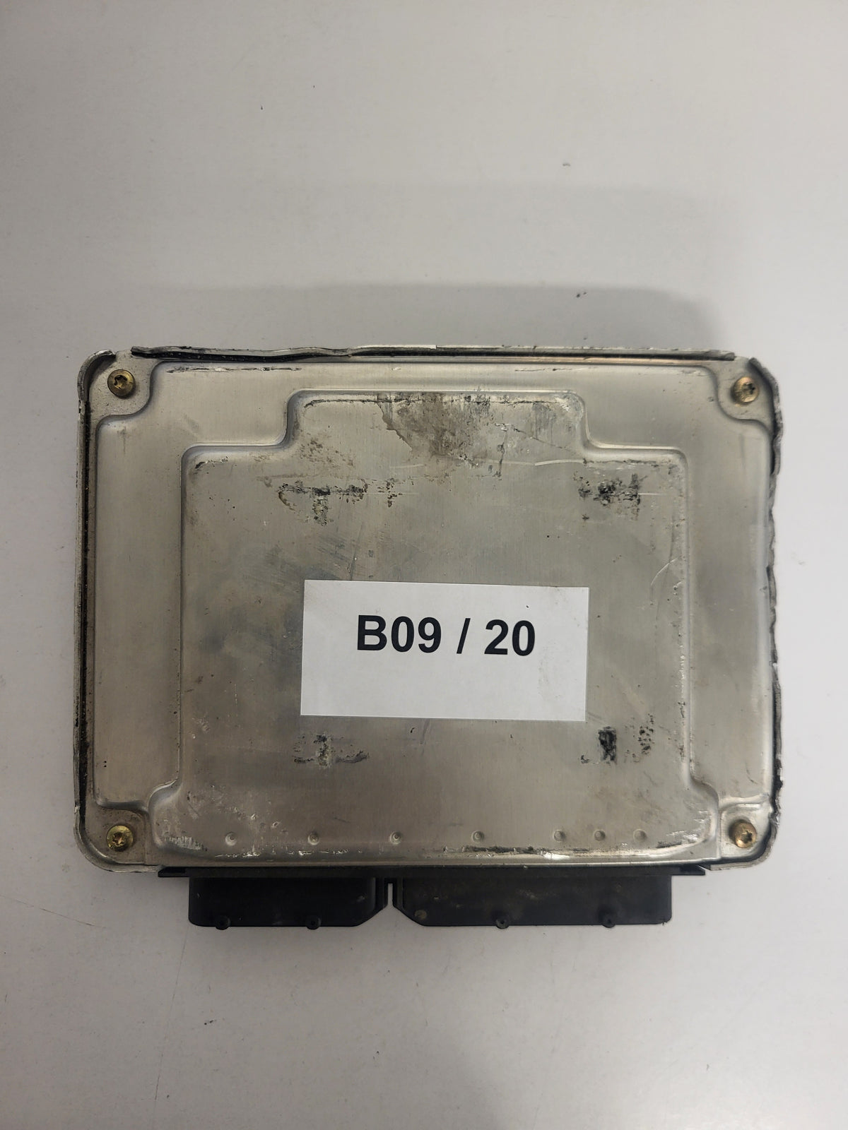 AUDI A4 ECU / 038906019JQ / 0281011142 / EDC15P+ / BOSCH - B09-20 - 3