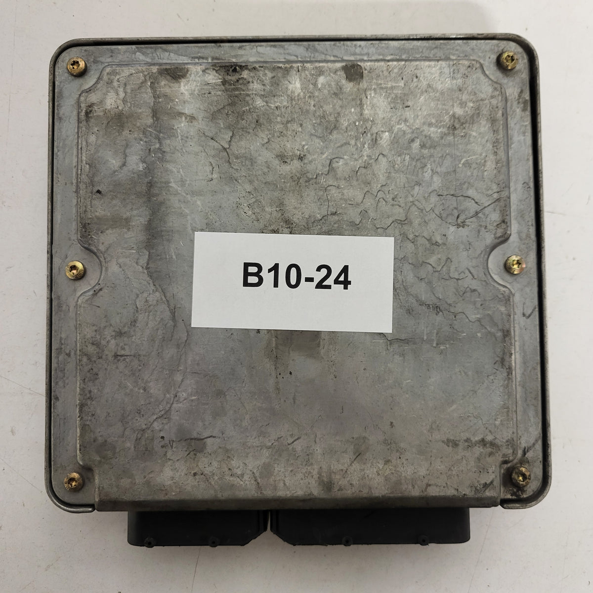 VW GOLF ECU / 038906019AM / 0281010091 / BOSCH - B10-24 - 3