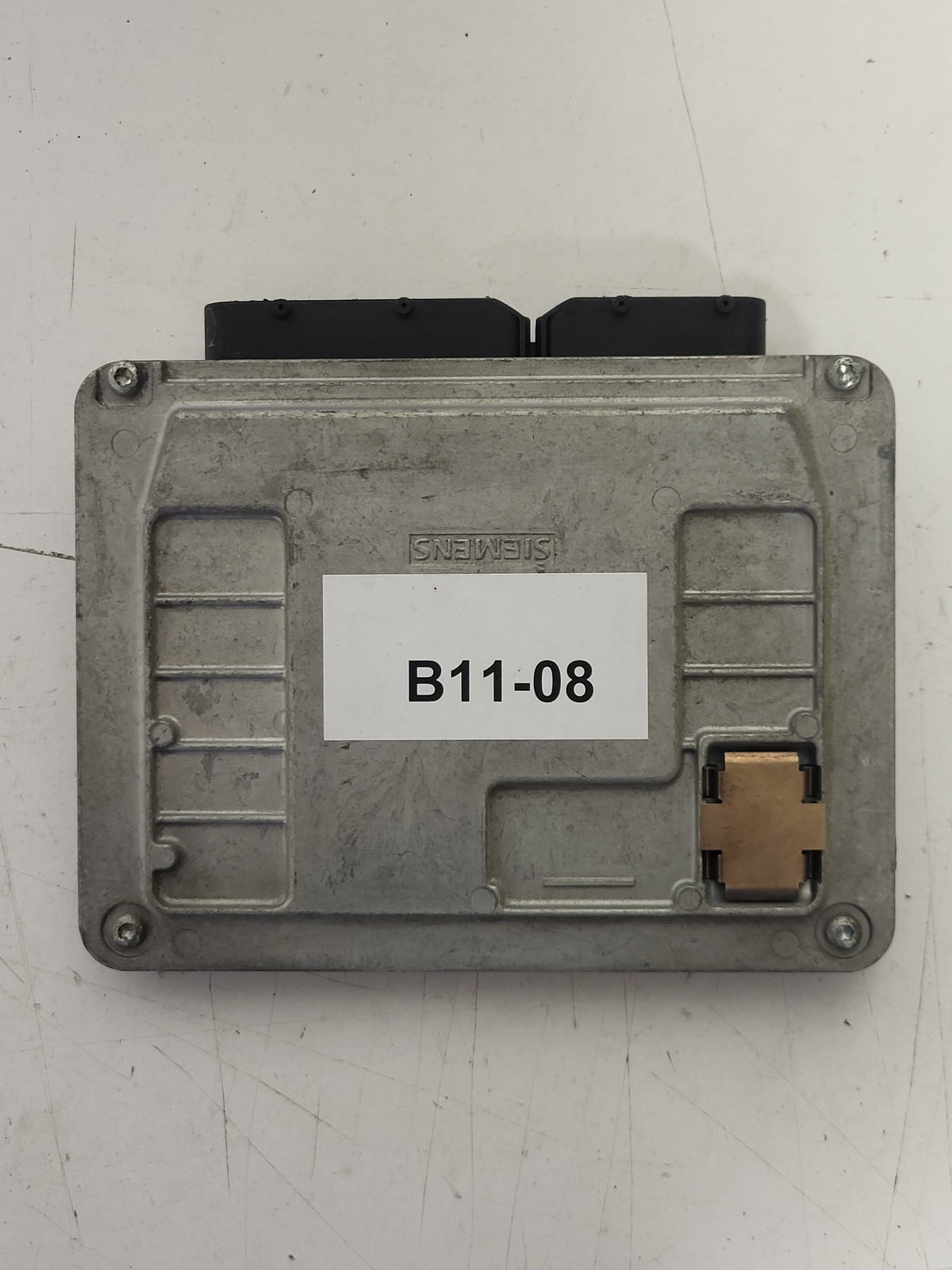 VW POLO ECU / 03E906033 / 5WP40163 03 / 5WP4016303 / SIMOS 3PE SIEMENS - B11-08 - 3