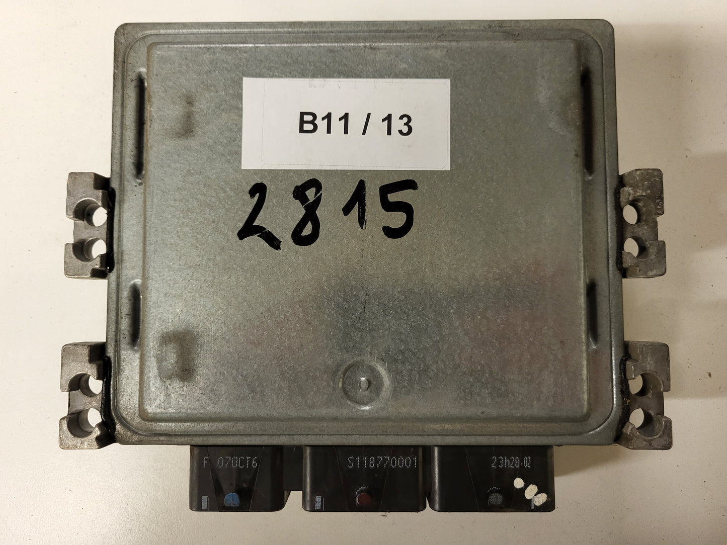 RENAULT MEGANE SCENIC ECU / S122326109A / 8200565863 / 8200592611 SID301 SIEMENS