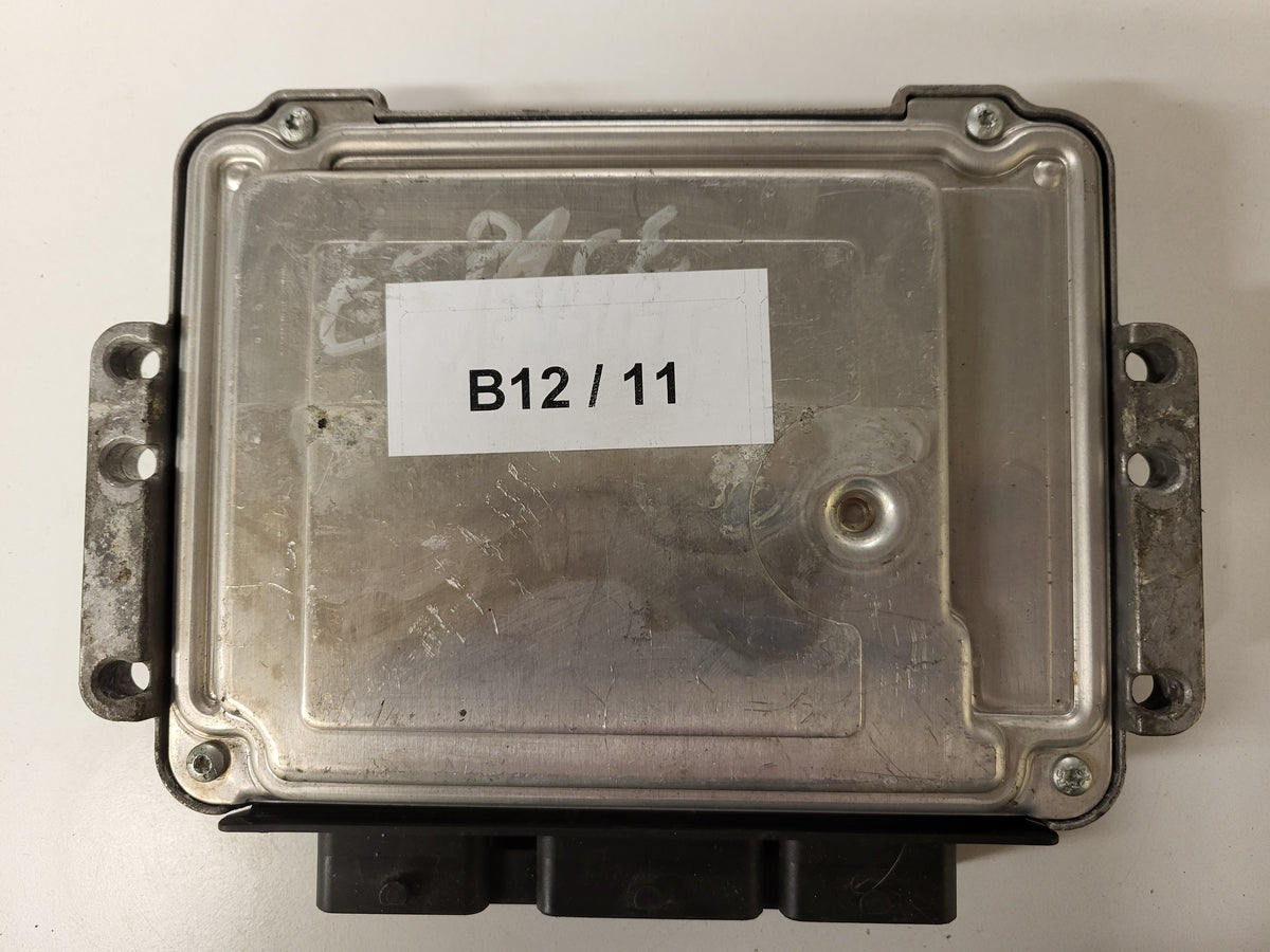 RENAULT ESPACE ECU / 0281011724 / 8200311550 / 8200384493 / BOSCH - B12-11 - 3