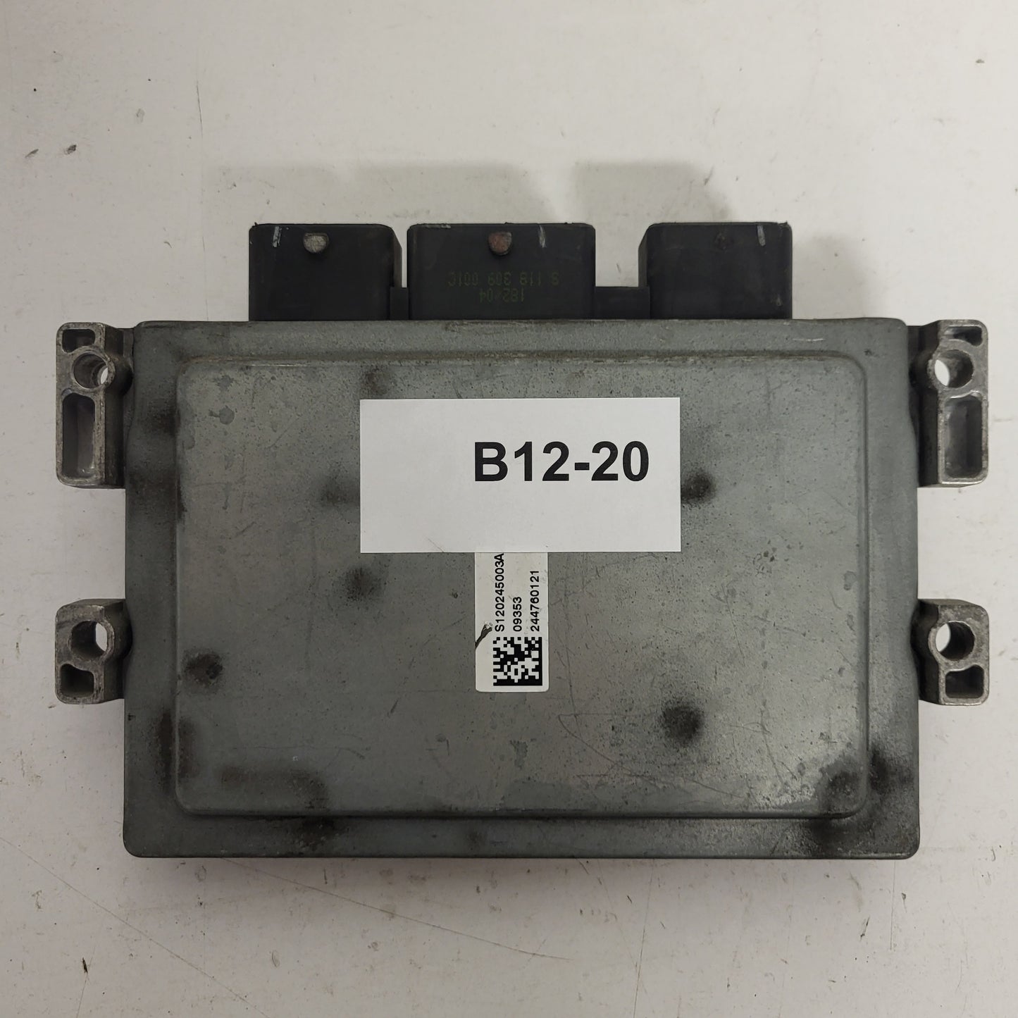 RENAULT ECU / S120201105 / S120201105A / SIM32 / 8200417597 / 8200400246