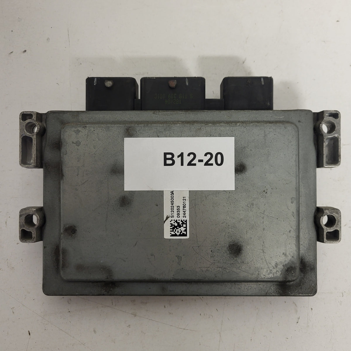RENAULT ECU / S120201105 / S120201105A / SIM32 / 8200417597 / 8200400246 - B12-20 - 3