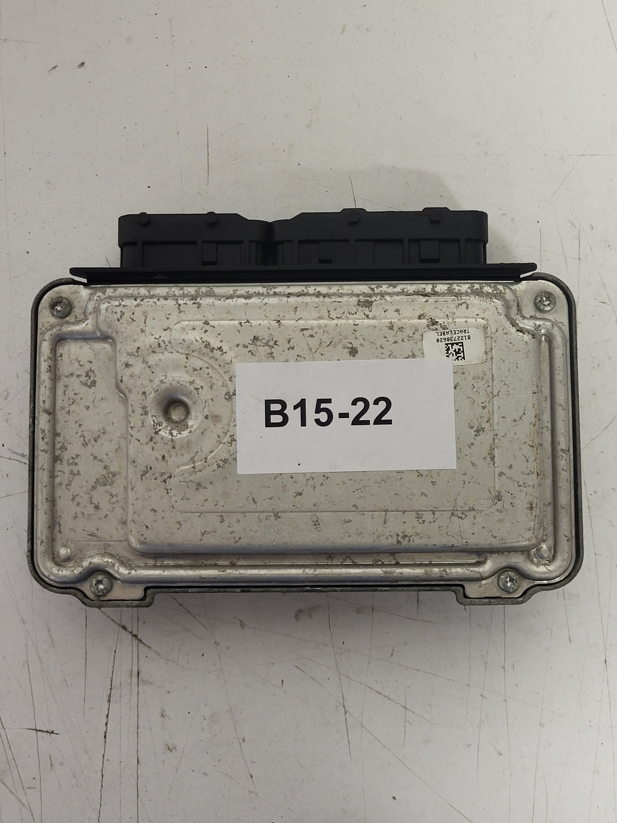 TOYOTA ECU / 0261S04205 / 89661-0DB60 / BOSCH - B15-22 - 3