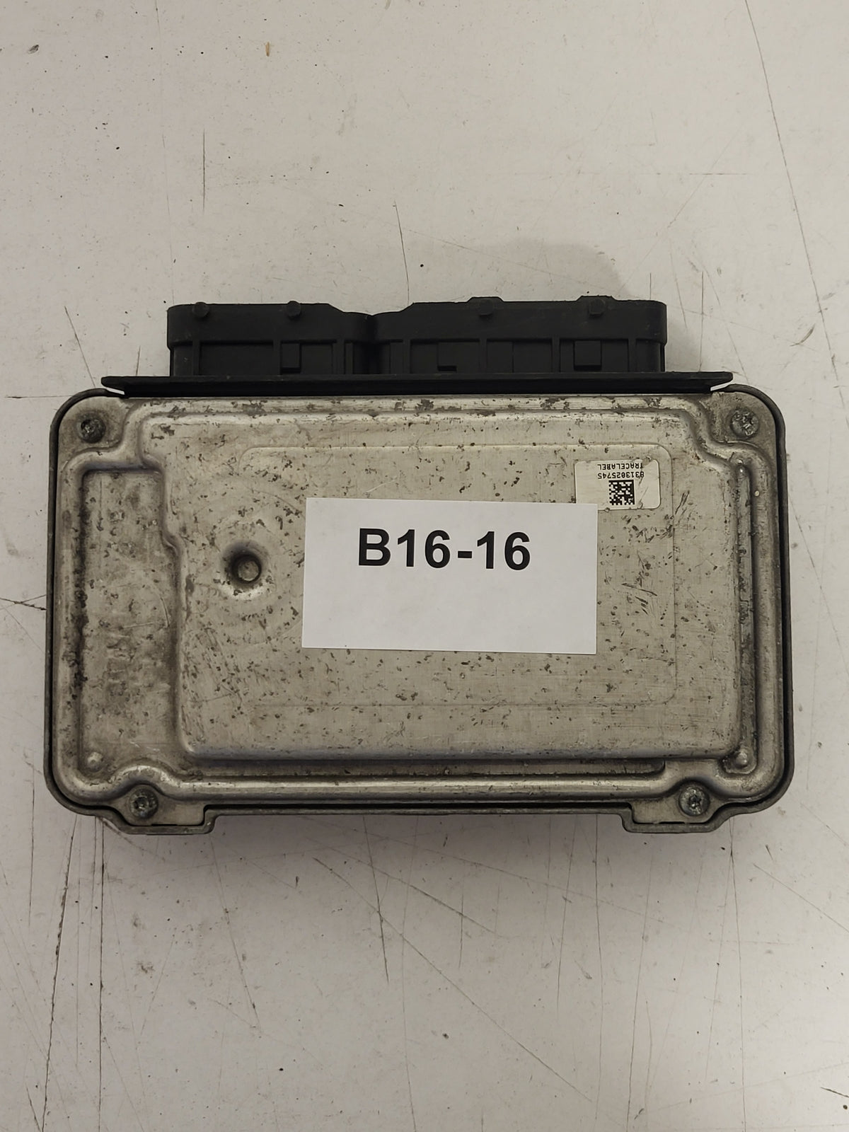 TOYOTA YARIS 1KR-FE ECU / 0261208841 / 89661-0D270 / BOSCH - B16-16 - 3
