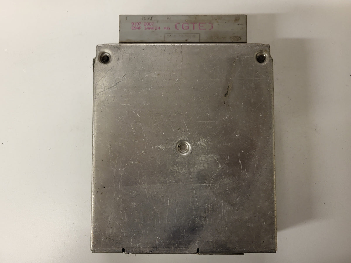 FORD SIERRA ECU / 88BB-12A650-AC / 8BAC / - B17-14 - 3