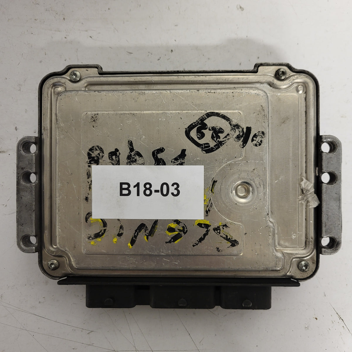 Renault ECU / 0281011549 / 8200310863 / 8200370779 / BOSCH - B18-03 - 3