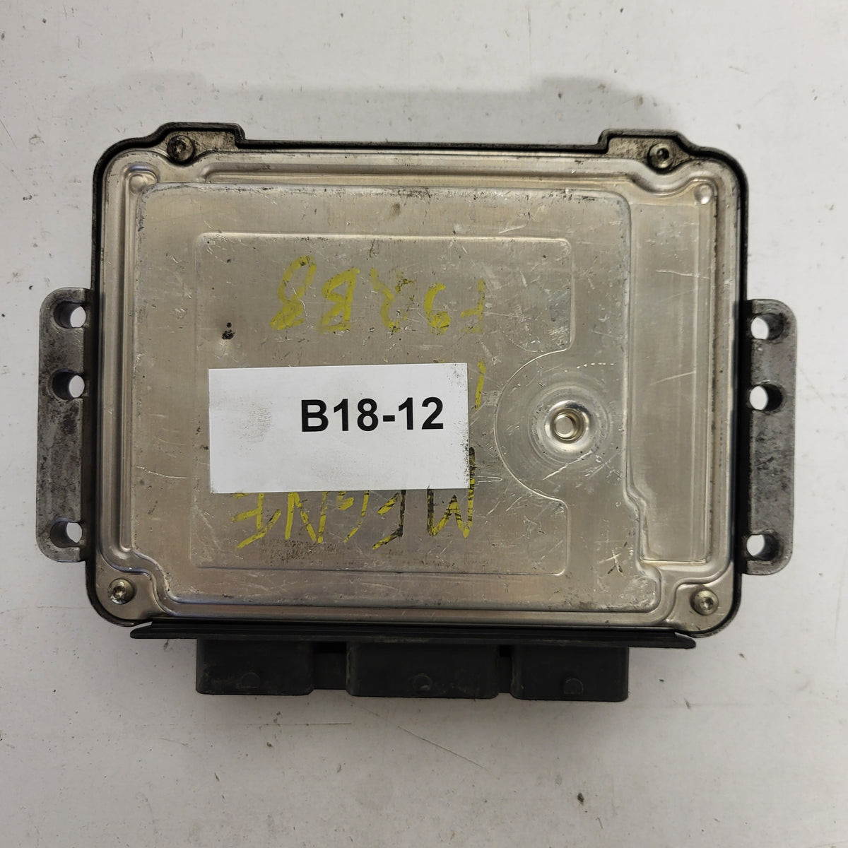 Renault Megane 1.9 DCI ECU / 0281011276 / 8200305678 / 8200304606 / BOSCH - B18-12 - 3