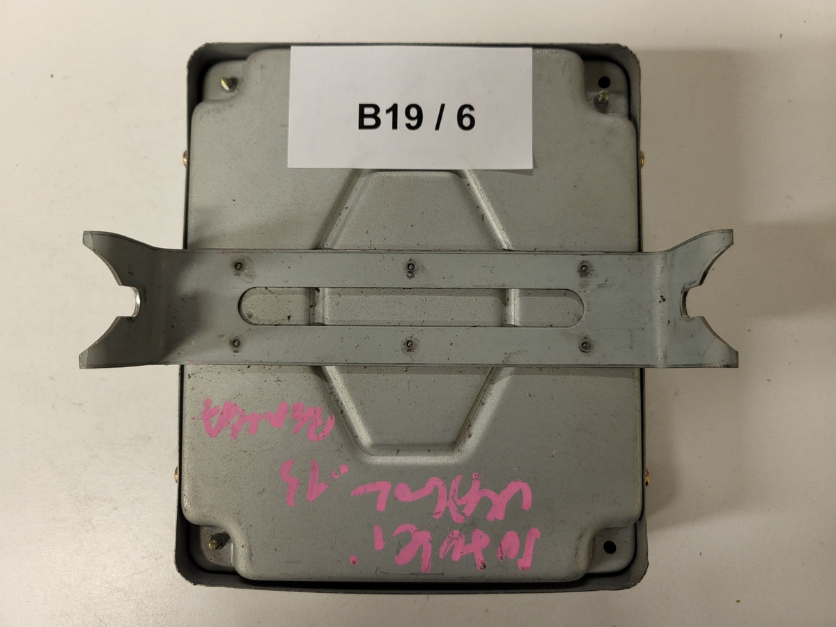 SUZUKI WAGON-R ECU / 33920-83EA / MB112200-4130 / DENSO - B19-06 - 3