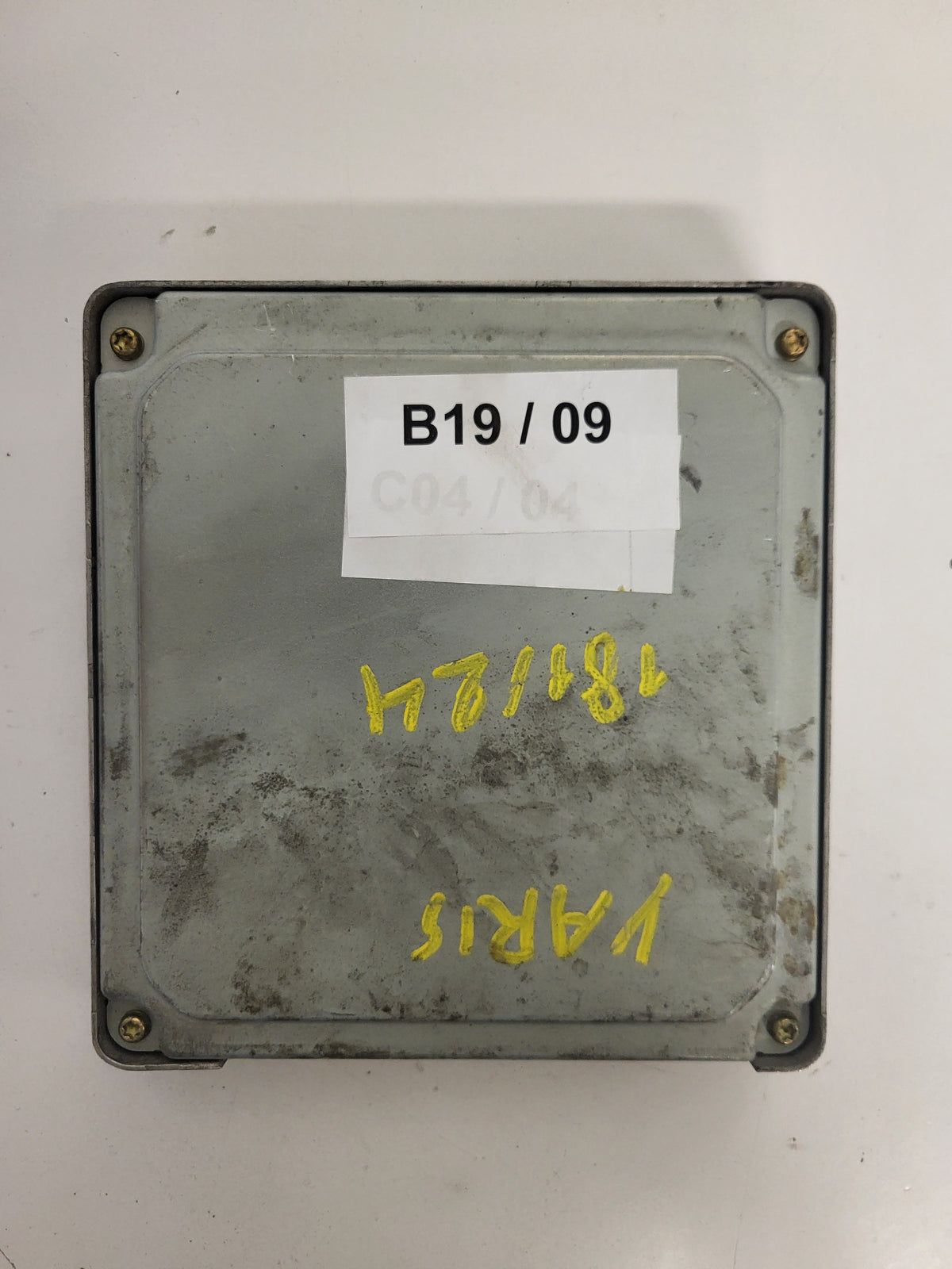 TOYOTA ECU / 8966652200 / 212000-0670 / 2NZ-FE - B19-09 - 3