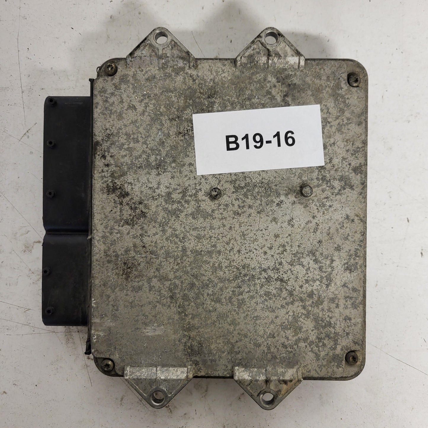 Fiat Punto 1.3 ECU / 55186608 / MJD 6JF.P3 / HW01B / MAGNETI MARELLI - B19-16 - 3