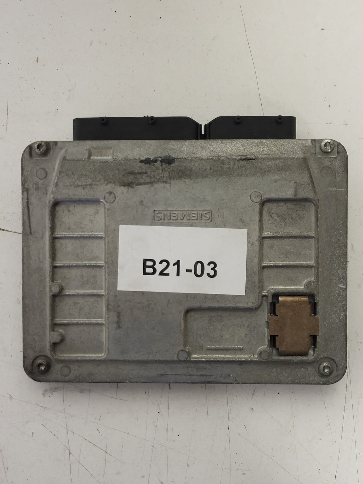VW POLO ECU / 03E906033L / 5WP40194 05 / SIMOS 3PE / BOSCH - B21-03 - 3