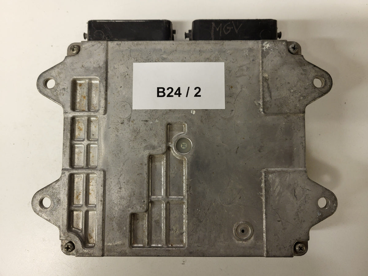MITSUBISHI COLT ECU / 1860101300 / 1860B013 / E6T42483 / - B24-02 - 3