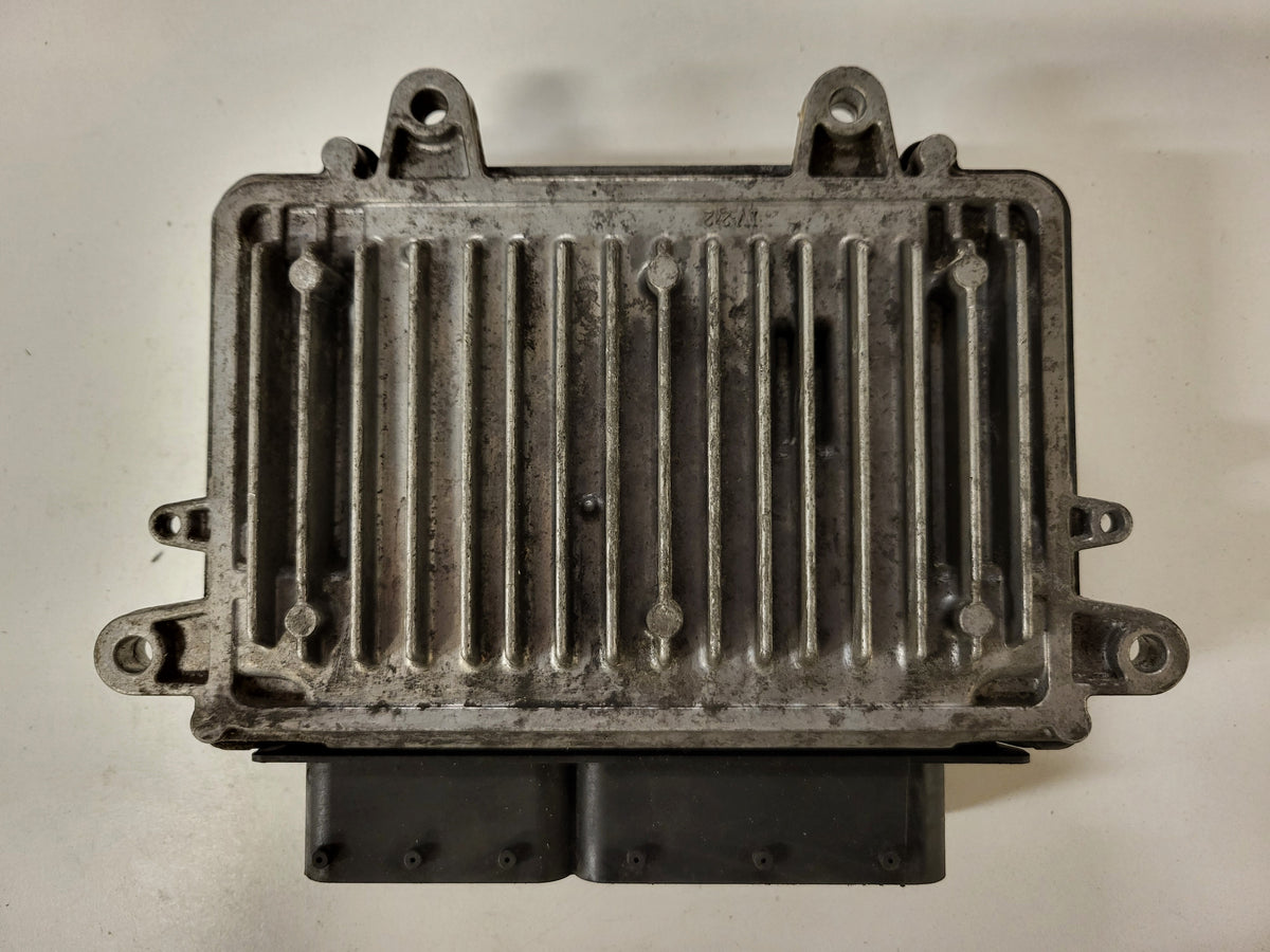MERCEDES W169 W245 ECU / 0281015956 / A6401508034 / BOSCH - B24-10 - 3