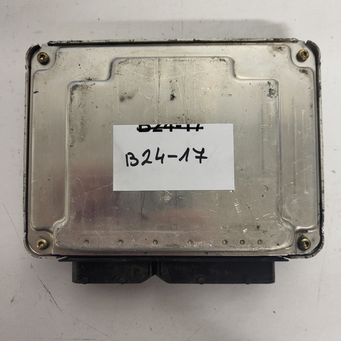 VW GOLF VAG ECU / 038906019CJ / 0281010302 / EDC15P+ / 28SA4557 / 038906019 - B24-17 - 3