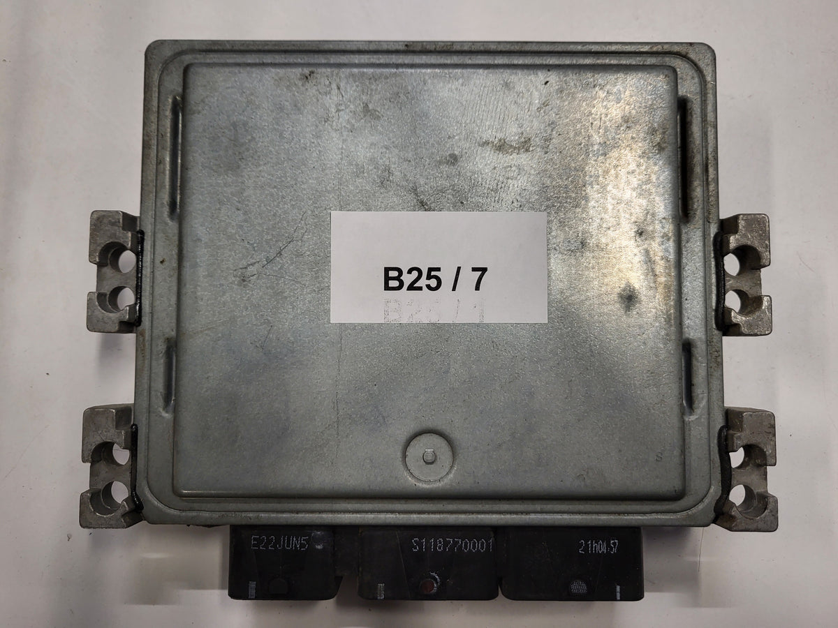 Renault ECU / S122326107 / S122326107A / 8200542288 / 8200495479 / SID301 - B25-07 - 3