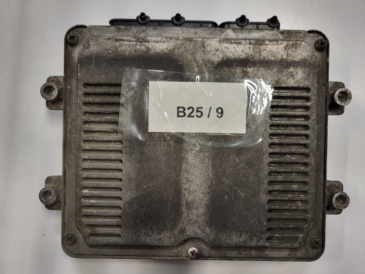 Fiat Punto ECU / 51803158 / 4100132 / 110R-006014-00 / 10R-026015-00 / METATRON - B25-09 - 3