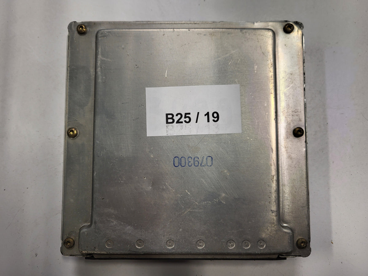 MERCDES BENZ ECU / A6681530279 / 0281010793 / ED0041 CR1.2 / BOSCH - B25-19 - 3