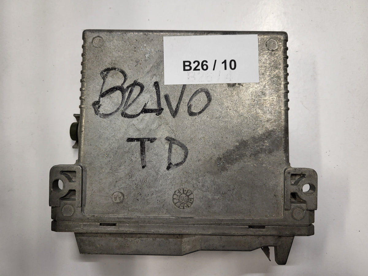 Fiat BRAVO BRAVA 1.9 TD ECU / R04080003E / 80537F / LUCAS - B26-10 - 3