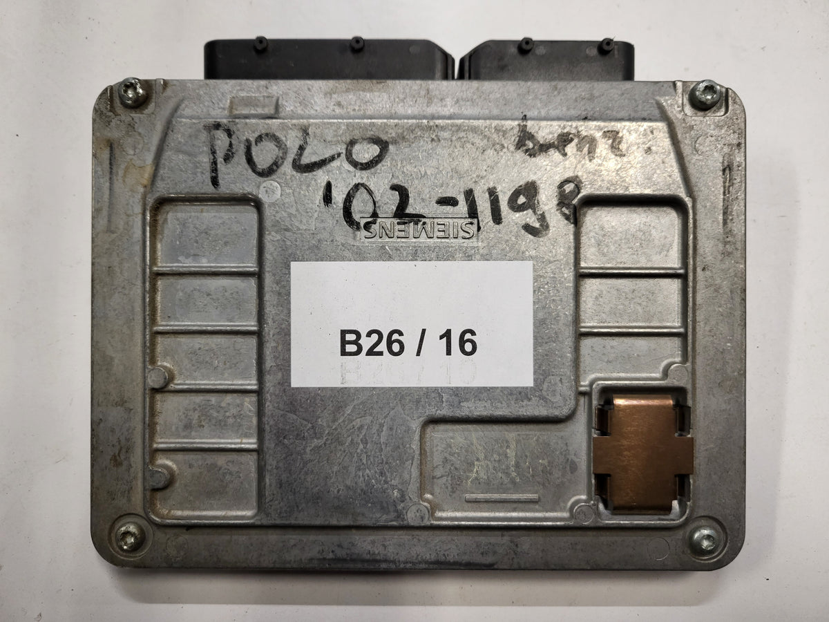 VW POLO ECU / 03E906033 / 5WP40163 04 / 5WP4016304 / SIEMENS - B26-16 - 3
