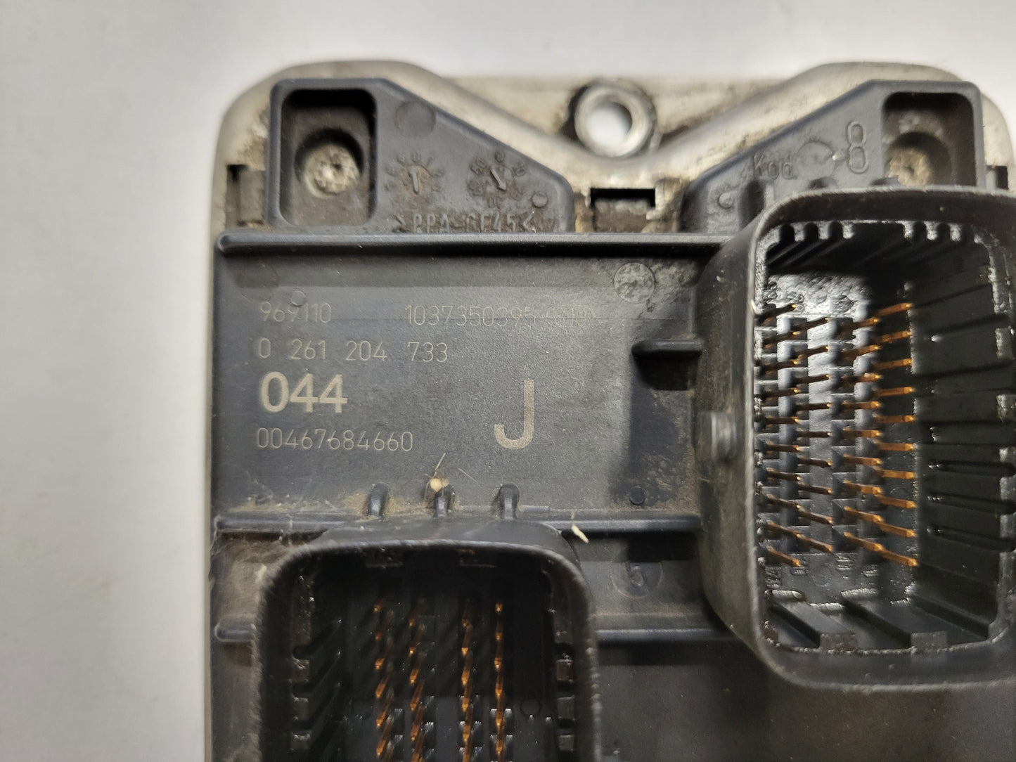 ALFA ROMEO 166 ECU / 0261204733 / 00467684660 / BOSCH