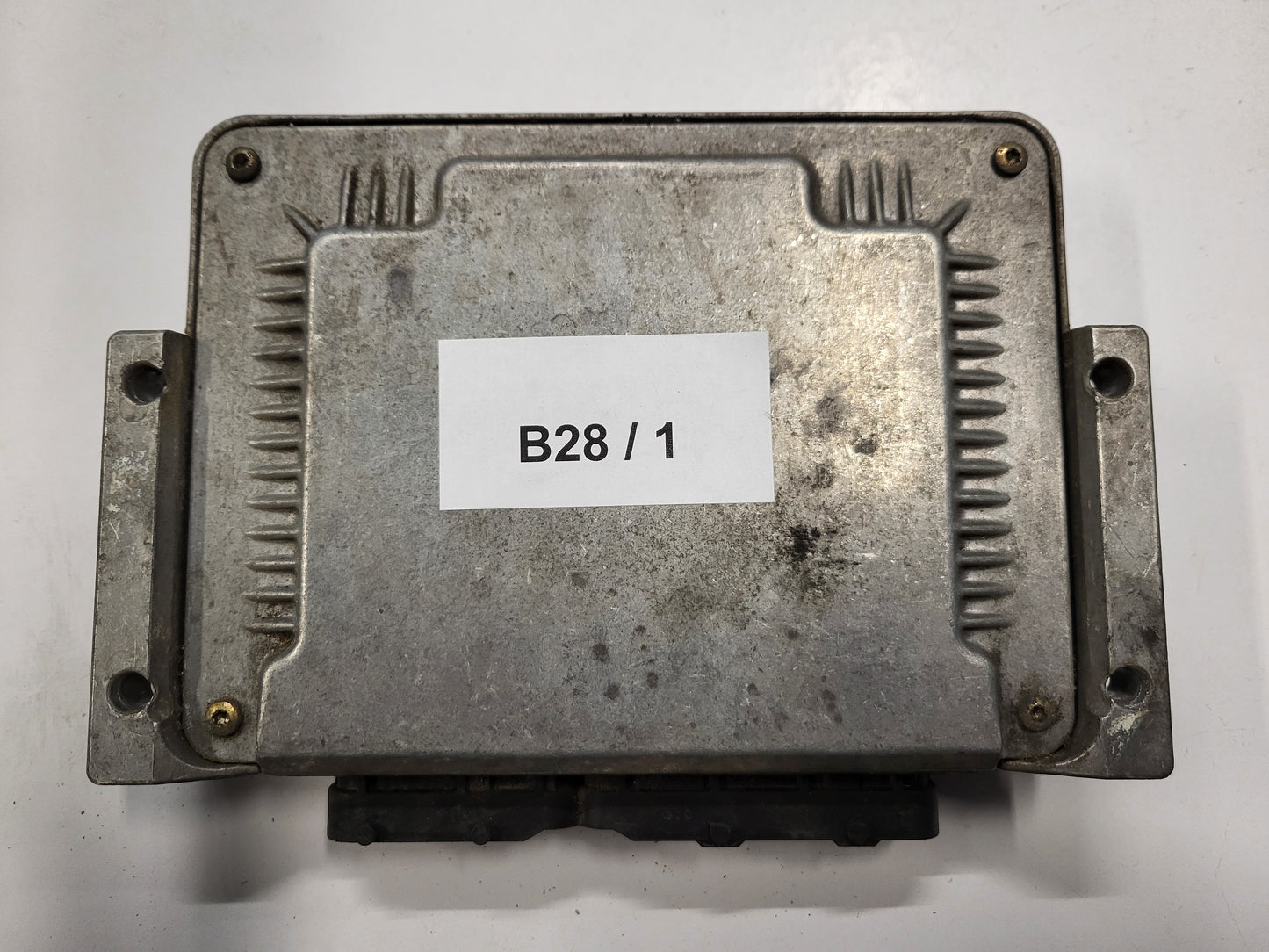 ALFA 147 ECU / 0281010332 / 55185365 / BOSCH