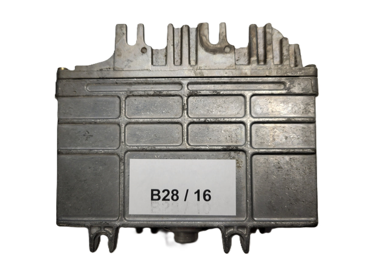 VW POLO 6N ECU / 030906027P / 0261203914/915 / BOSCH - B28-16 - 3