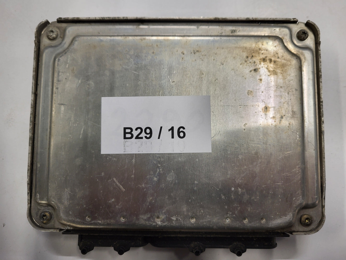 VW POLO ECU / 030906032CD / 0261207183 / ME7.5.10 / 26SA0000 / BOSCH