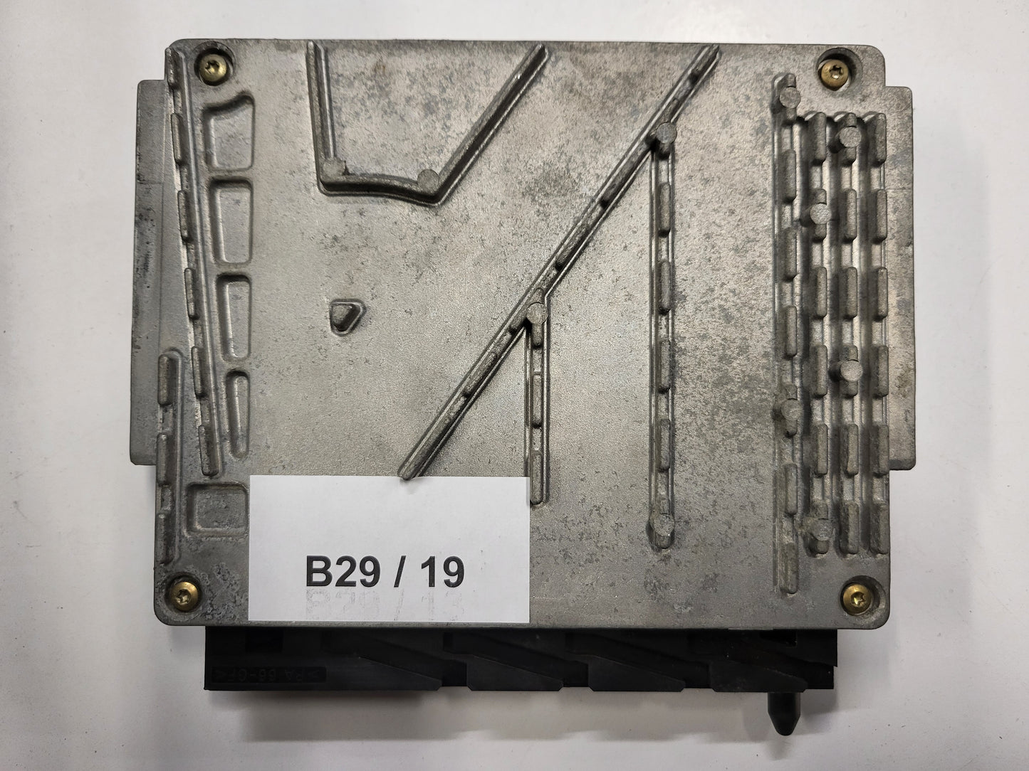 VOVLO V70 ECU / 0281010319 / 28SA5360 / BOSCH