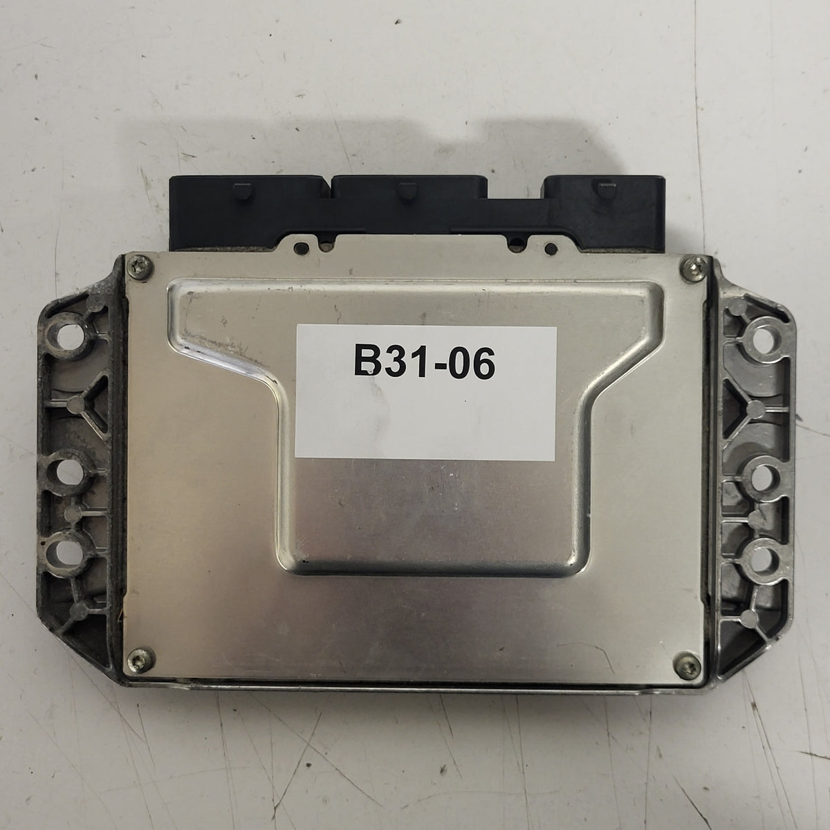 RENAULT ECU / 21585421-2A / 8200509552 / 8200509516 / S3000 - B31-06 - 3