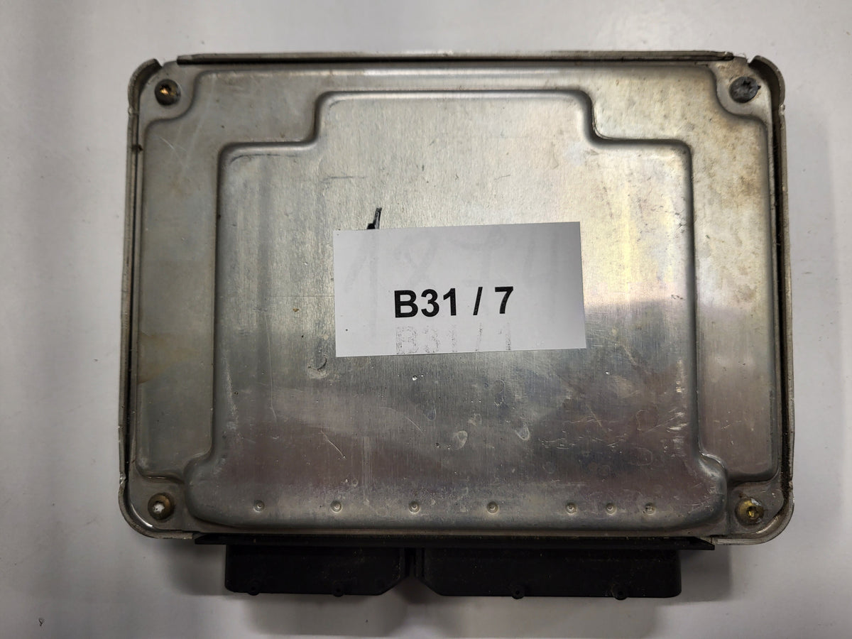 VW SEAT ECU / 045906019BB / 0281011074 / EDC15P+ / BOSCH - B31-07 - 3