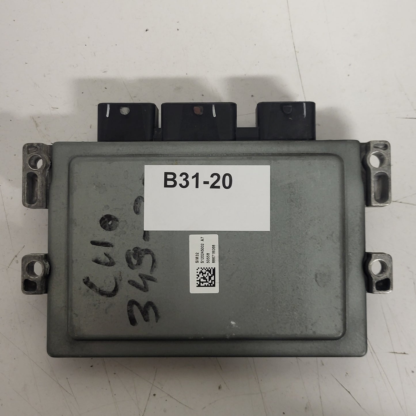 Renault Clio 3 ECU / S120200105A / 8200522357 / 8200510536 / SIM32 / S120200105