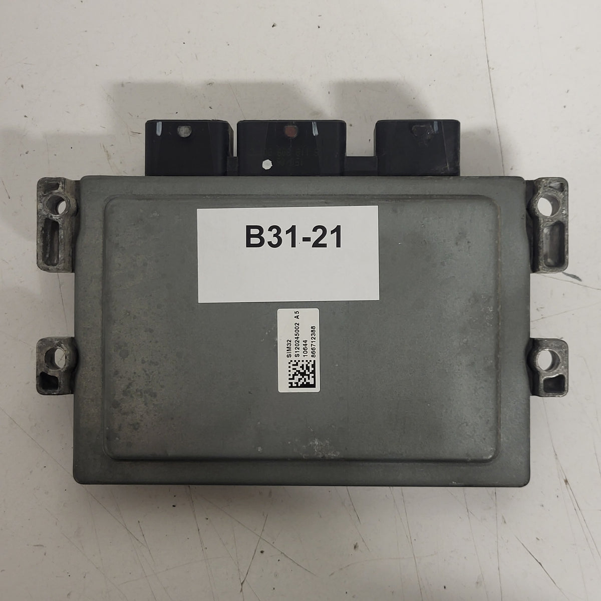 Renault Clio 3 ECU / S120200105A / 8200522357 / 8200510536 / SIM32 / S120200105 - B31-21 - 3