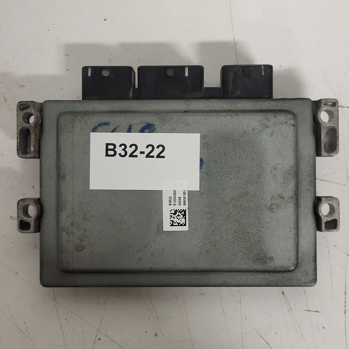 Renault Clio 3 ECU / S120200105A / 8200522357 / 8200510536 / SIM32 / S120200105 - B32-22 - 3