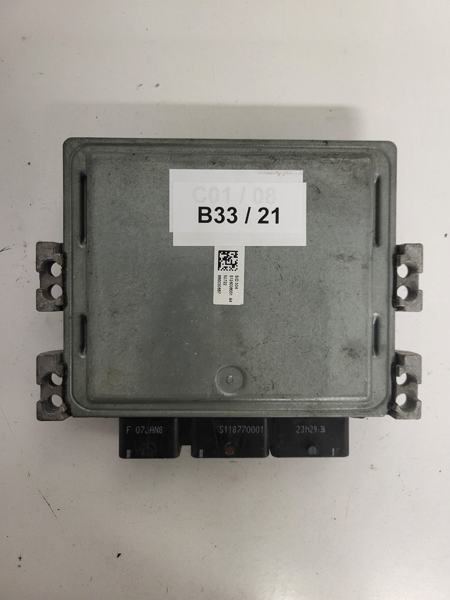 RENAULT ECU / S126074108 / S126074108B / 8200847131 / 8200680832 / SID304