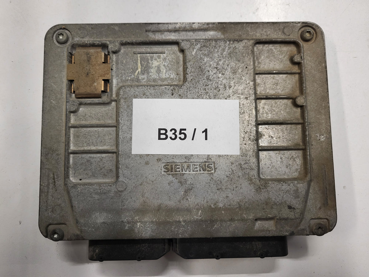SKODA FABIA ECU / 03E906033A / 5WP40120 05 / SIEMENS - B35-01 - 3