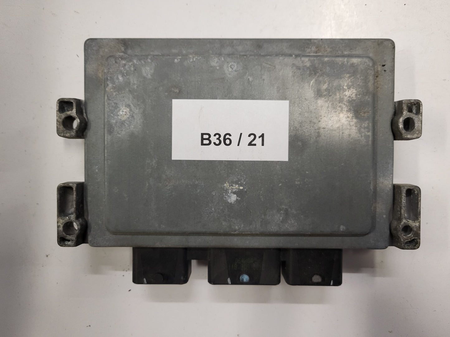 RENAULT ECU / S120201205D / S120201205 D / 8200406058 / 8200400246 SIM32 SIM 32 - B36-21 - 3