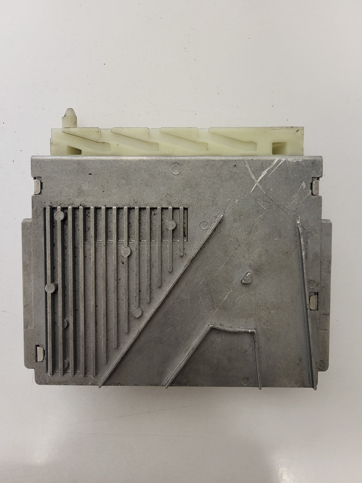 Volvo S60 V70 XC70 S80 ECU / P09480761 / 1T0505A00 / T02060554 / TEMIC - B37-11 - 3