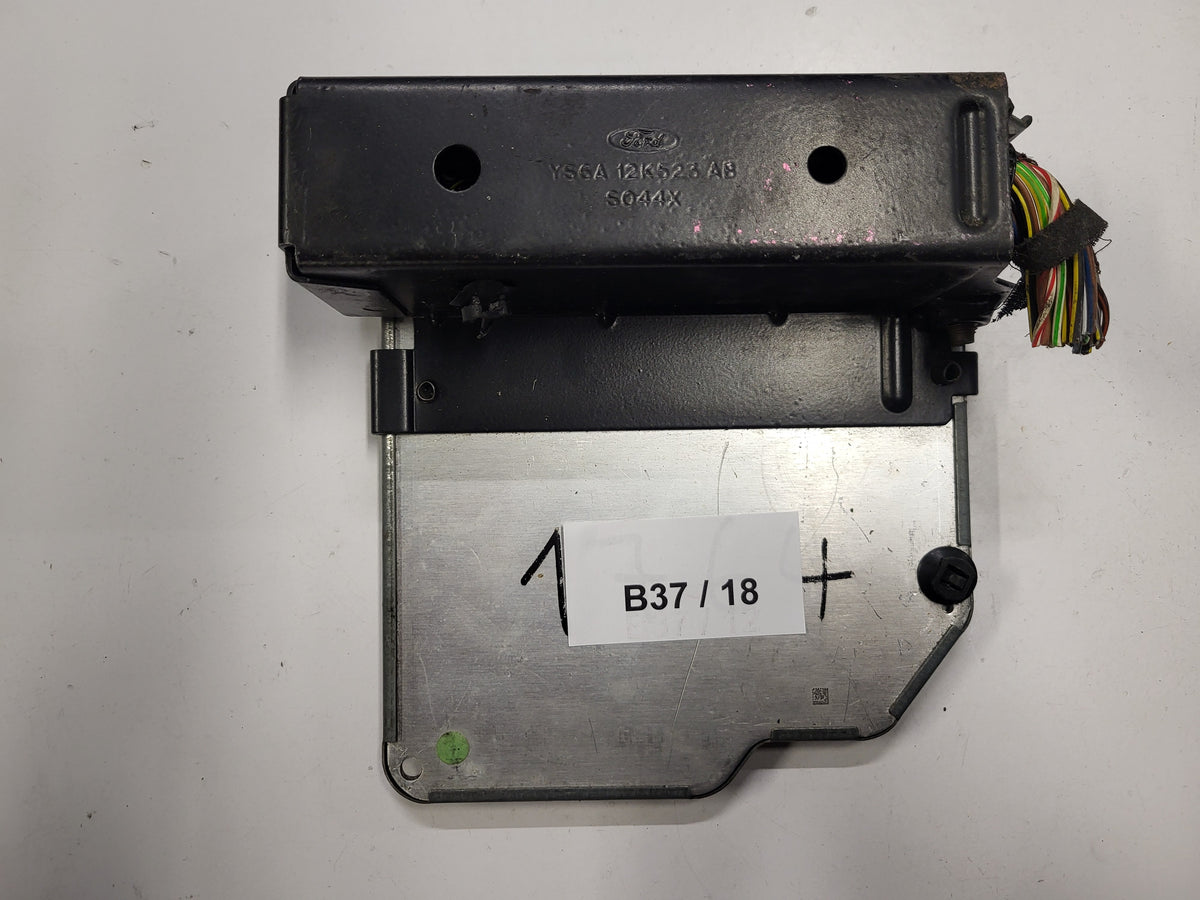 FORD FIESTA ECU / S110678001C / YS6A-12A650-BB / S110678001 / J38AC / SIEMENS - B37-18 - 3