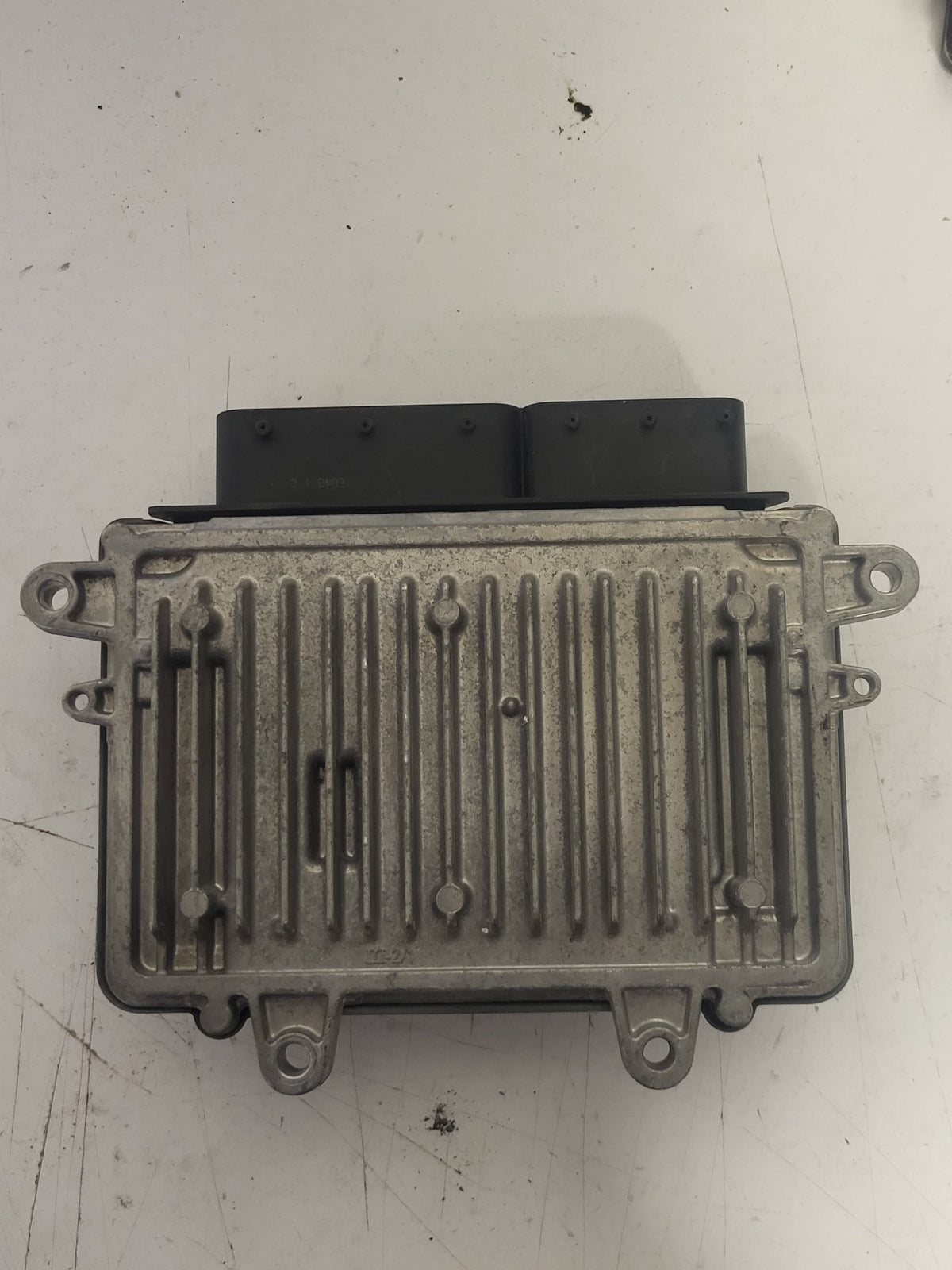 MERCEDES BENZ ECU / 0281015117 / A6401507134 / BOSCH - B38-11 - 3