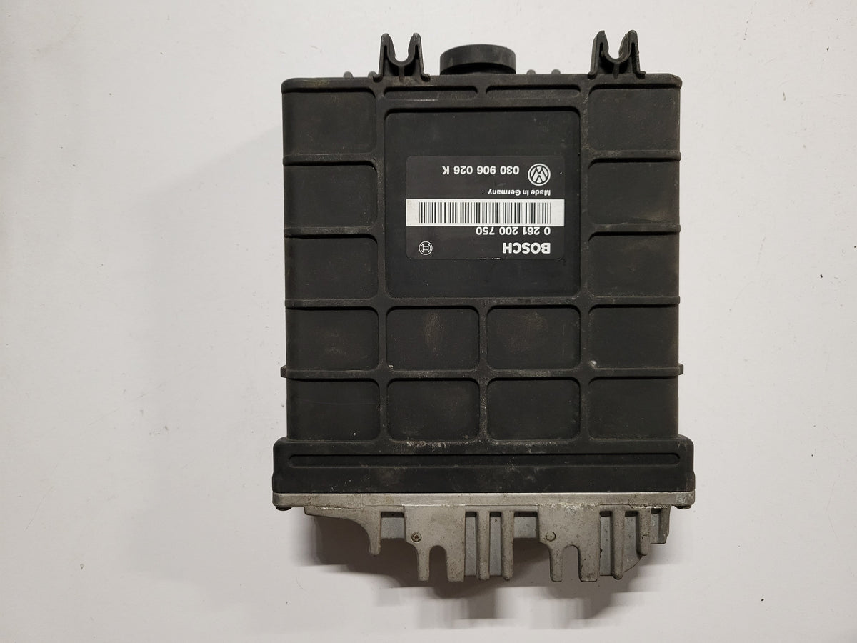 VW ECU / 0261200750 / 030906026K / BOSCH - B39-02 - 3