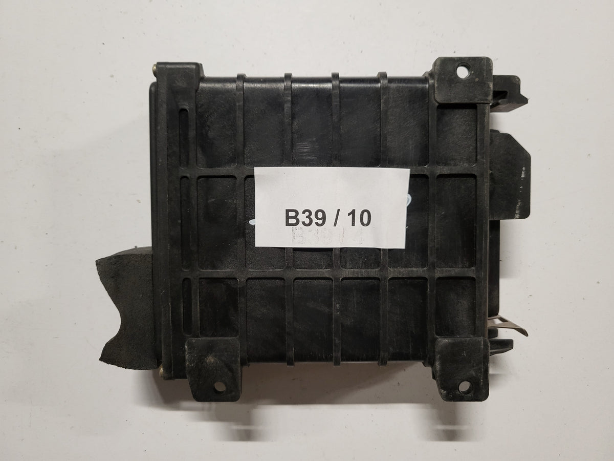 VW AUDI ECU / 0280800104 / 0280800104(105) / 811906264 / BOSCH - B39-10 - 3