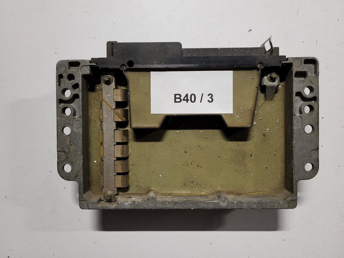 Renault ECU / S115300121B / S115300121 / HOM7700875745 / 7700111772 - B40-03 - 3