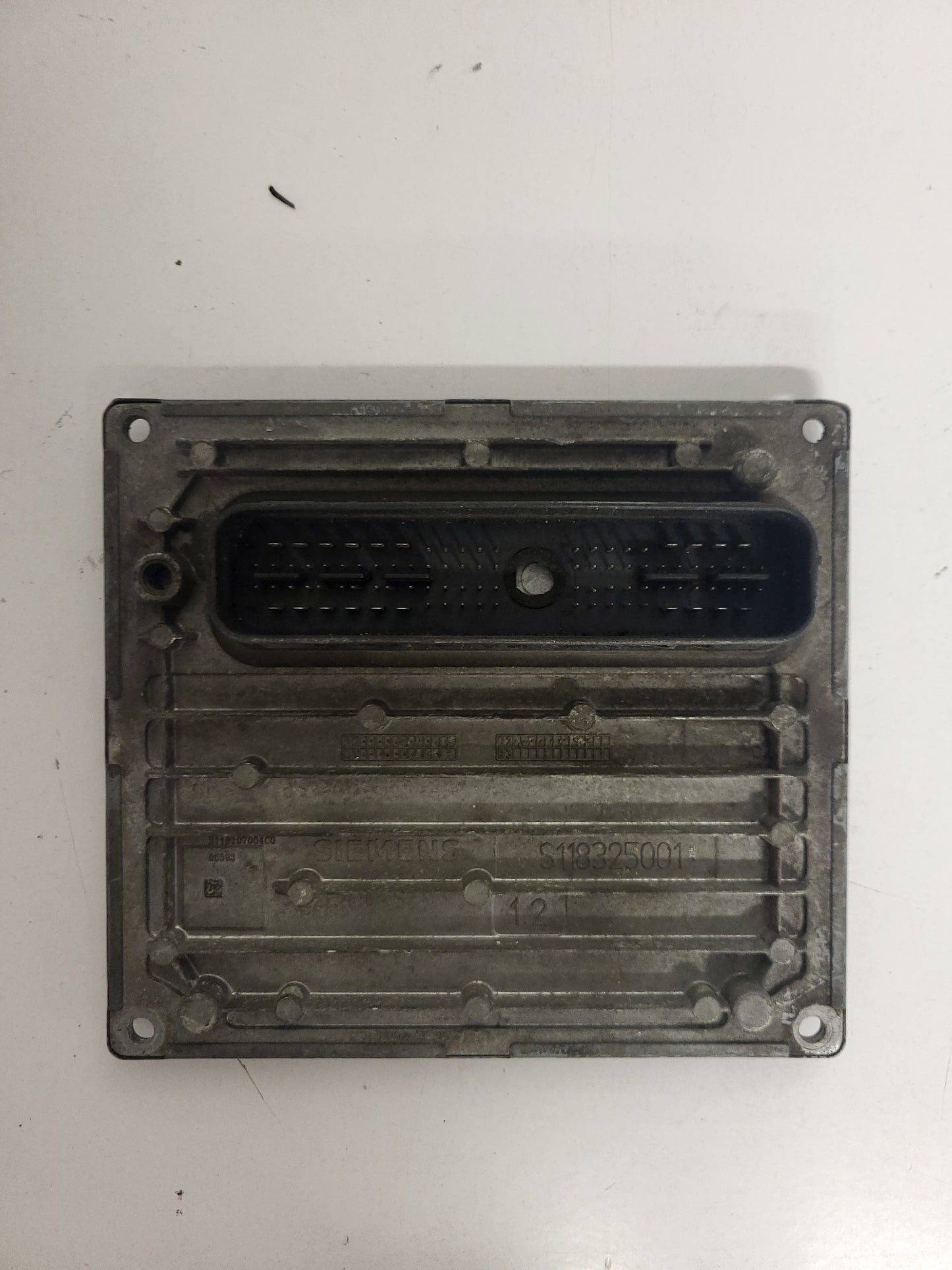 FORD FIESTA ECU / 3S61-12A650-CA S118107004 S118107004C 1PDA SIM22 3S6112A650CA