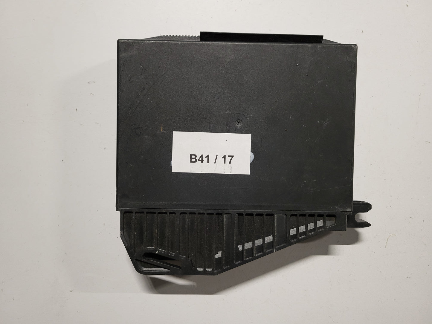 MERCEDES BENZ ECU / 2108200026 / 331747 / TEMIC