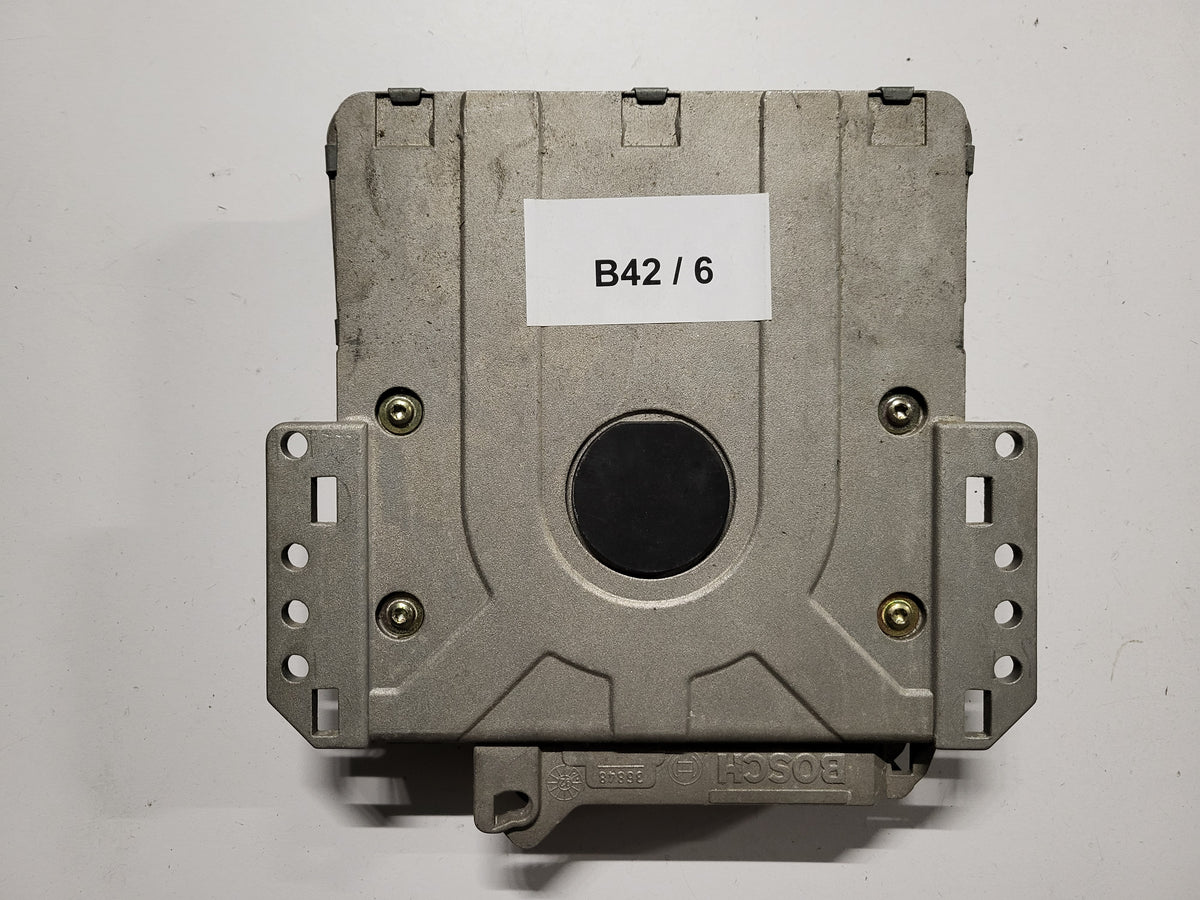 Peugeot ECU / 0261200664 / 9615045880 / BOSCH - B42-06 - 3